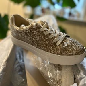 BRAND NEW Betsey Johnson Sidny LT Gold Sneakers Size 9